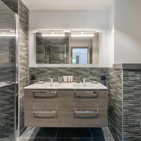 Moderne A Meribel : Jacuzzi, Sauna, 6 Chambres, Proche Centre Et Navette - Fr-1-565-55 Chalet *