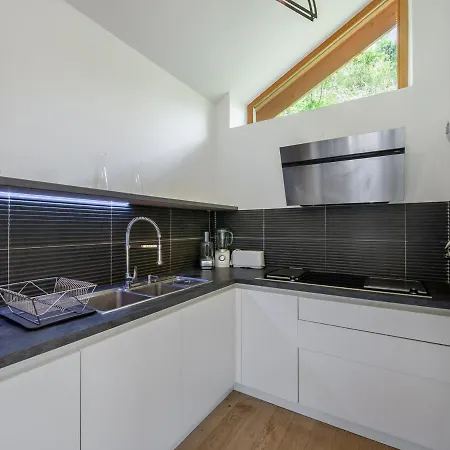 Moderne A Meribel : Jacuzzi, Sauna, 6 Chambres, Proche Centre Et Navette - Fr-1-565-55 Chalet Les Allues